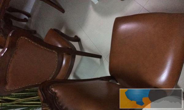 卖场样品品牌欧式餐桌,餐椅出售