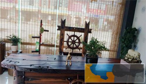 雅安市老船木家具茶桌茶台办公桌餐桌沙发茶几吧台椅子实木门窗
