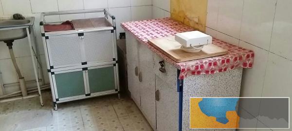 沙发组合、家用桌子、厨柜