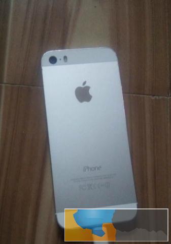 32G苹果5s 机子九成新 没任何毛病
