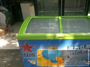 美的格力柜机挂机都有，质保一年