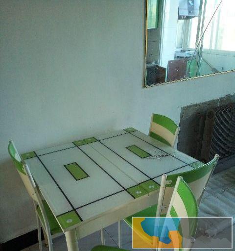 用的结实的好餐桌 可以抽拉 变大