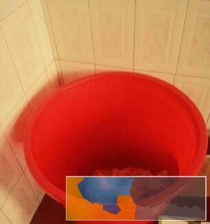 烤鸭店设备烤箱冰柜等等便宜卖