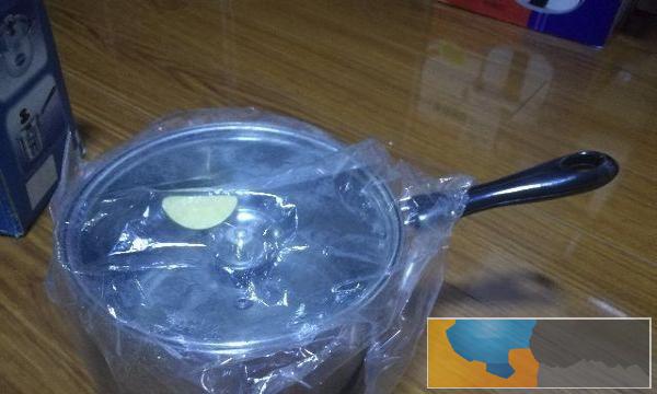 全新蒸锅，奶锅，食品分类器三样95元