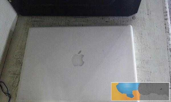 柏林科技公司有大量笔记本电脑低价出售600元起