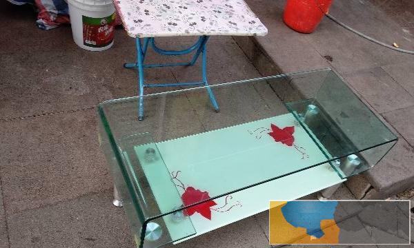 实木餐桌椅带6张椅子,茶几