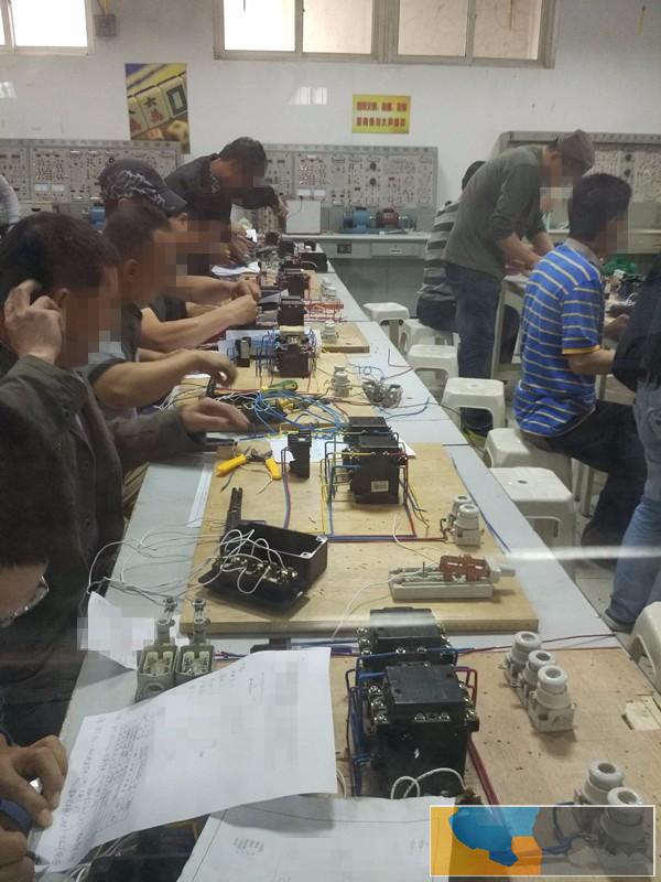 青岛哪里可以考全国通用的有电工上岗证