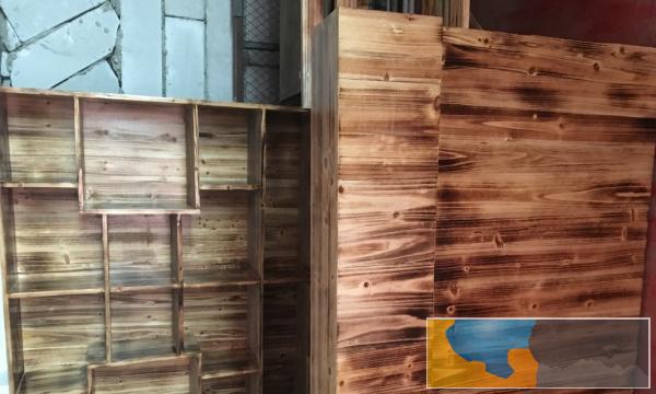 厂家直销火锅桌子,火锅桌,花篮隔断,木制品加工,木桶饭桌子