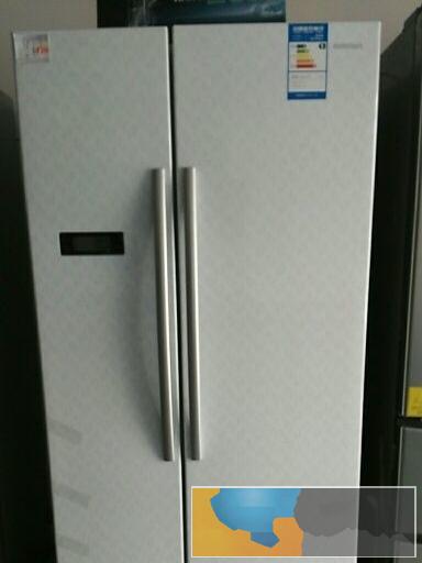 容身对开门冰箱