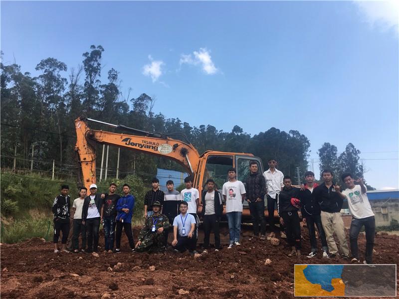 华宁学装载机到滇商挖掘机培训学校