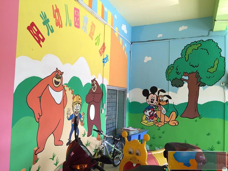 岳阳聚象幼儿园彩绘让植物生长在墙上