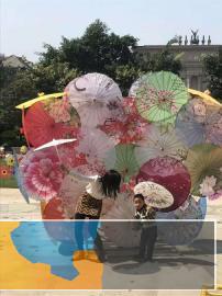 古风情文化艺术七彩油纸伞暖场活动道具厂家
