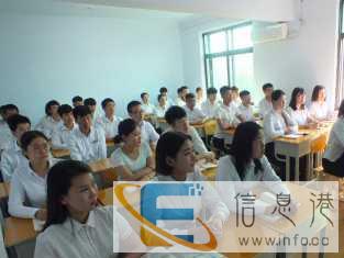 全日制电脑设计专业，包就业，大专学历