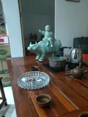 找一位帮忙看小孩的热心保姆