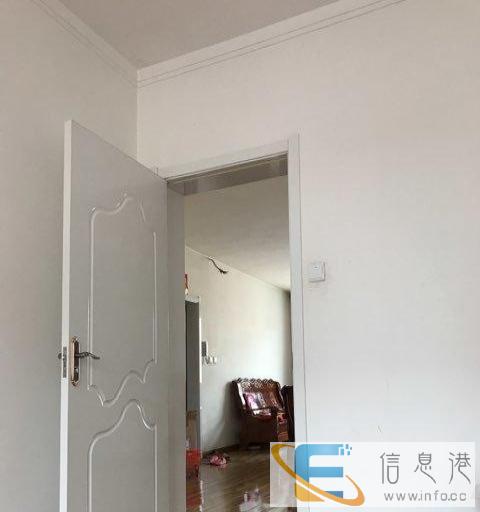 招不住家保姆一名