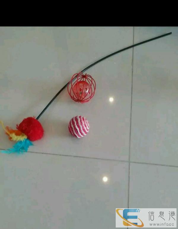 猫砂盆和猫砂，买就送猫玩具