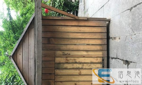 转让纯手工打造防腐木狗棚一个