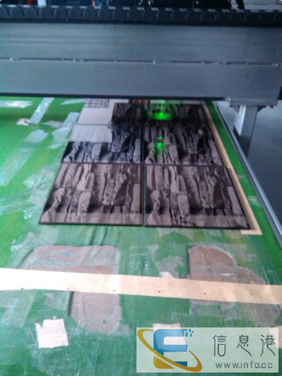 餐厅发光玻璃隔断激光内雕玻璃