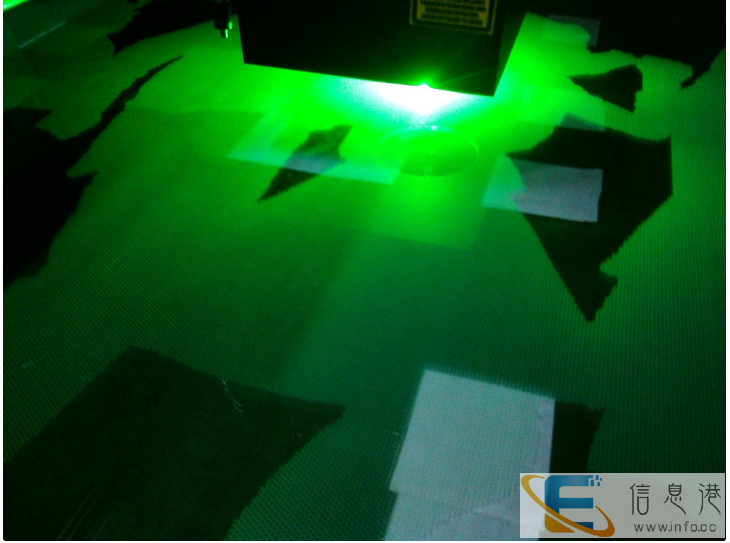 楼梯护栏玻璃内雕用途广泛