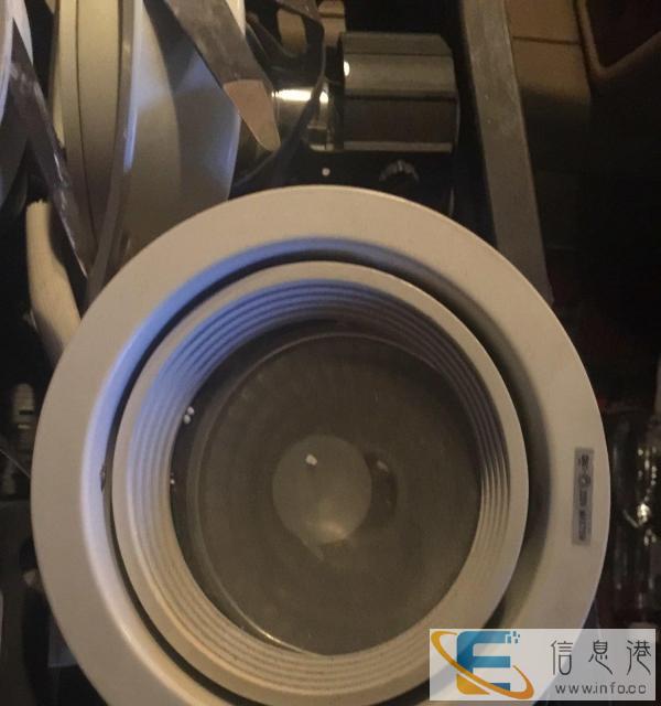 商场卸下的射灯的