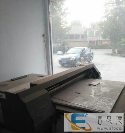 UV平板打印机 做印花柜用的