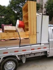 1.5吨箱货搬家3.4 1.4 0.8m随车师傅3人全市较低