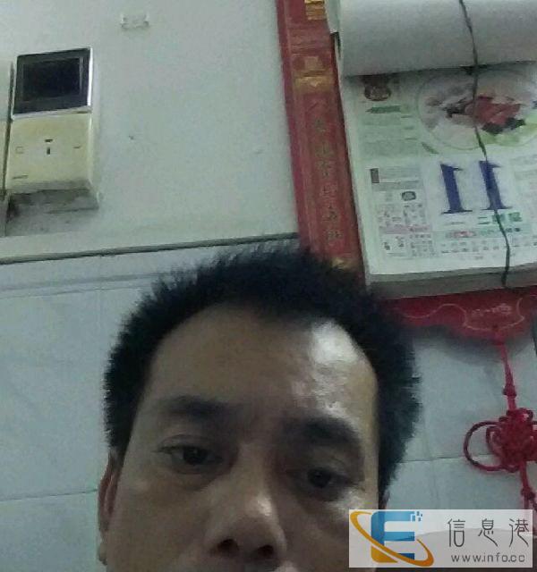 本人有8座面包车和23座中巴出租带司机司机