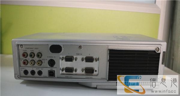 二手家用投影机 日立XH2020 效果不错 价格优惠