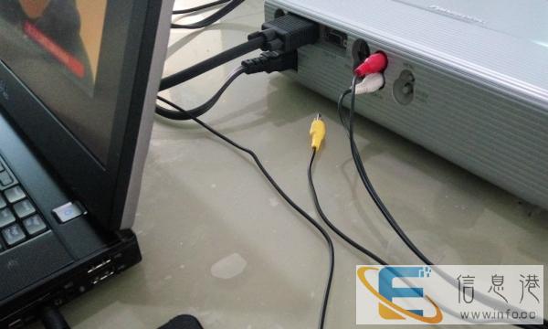 学校闲置投影仪,附件齐全,有需要的联系我