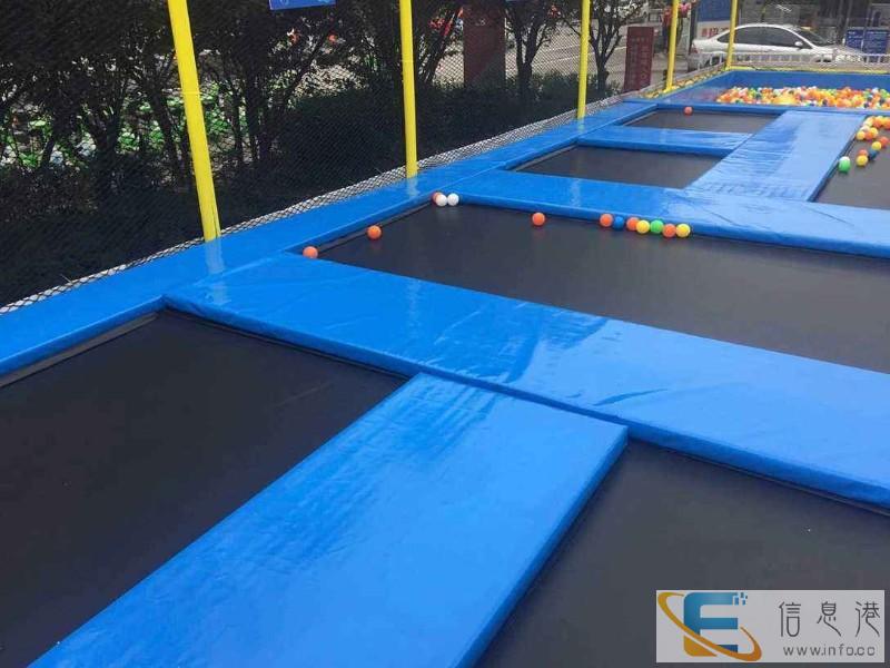 良心厂家专业出租超级大蹦床租赁网红款蹦床粘粘乐出售制作