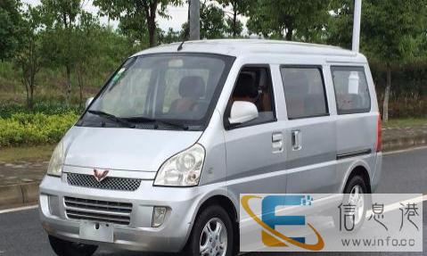 五菱荣光七座面包车出租，拉人接人，可以拉货接货