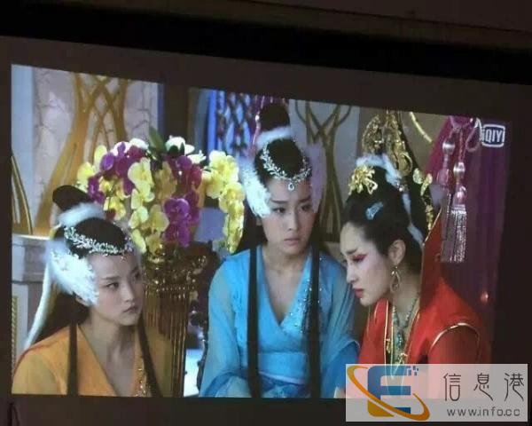 三菱XD460U投影机