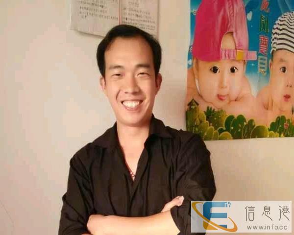 我家自己豪华版中型面包车车很新