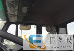 重汽斯太尔LNG，前四后四，9米6厢式载货车