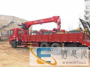 东风后八轮12吨平板带随车吊现车优惠出售