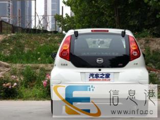 比亚迪F0油耗低安全性高