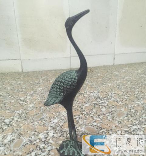 铜仙鹤踏龟摆件独占鳌头