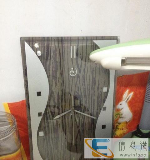 低价转让石英钟