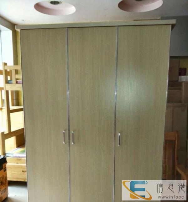 梦乡家具 全新2门衣柜 只要270元 且免费送货上门