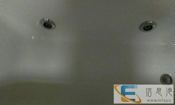 可按摩浴缸