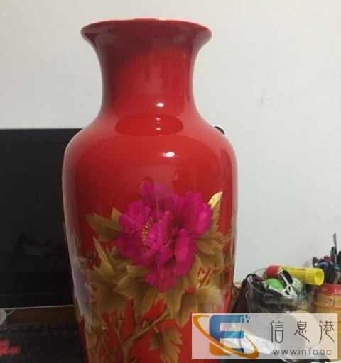 转让全新红牡丹花瓶一对