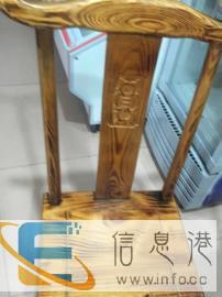 饭店用9成新火锅桌椅，空调，还一台牛肉汤锅