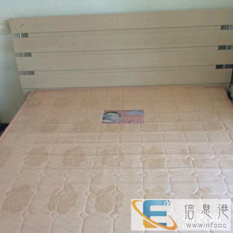 低价转让自家小卧室的床1.5/1.8米