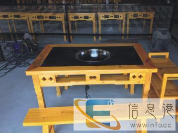工厂直销：火锅桌子，实木串串桌子，农庄餐桌，火烧木，碳化木小