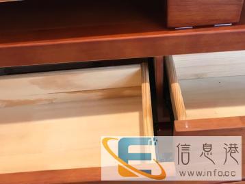 全新的橡胶木电视柜