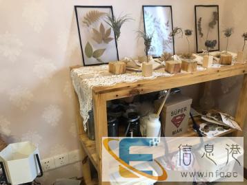 原木长条形三层书柜