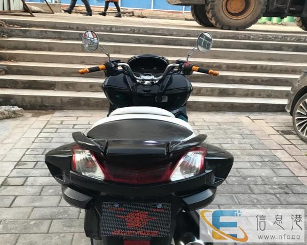 马杰斯特t3踏板摩托车
