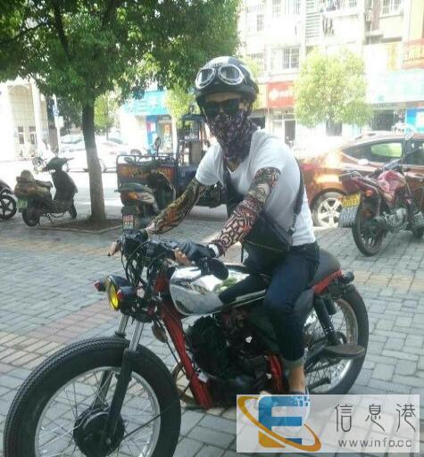 复古摩托车 天冷了 转