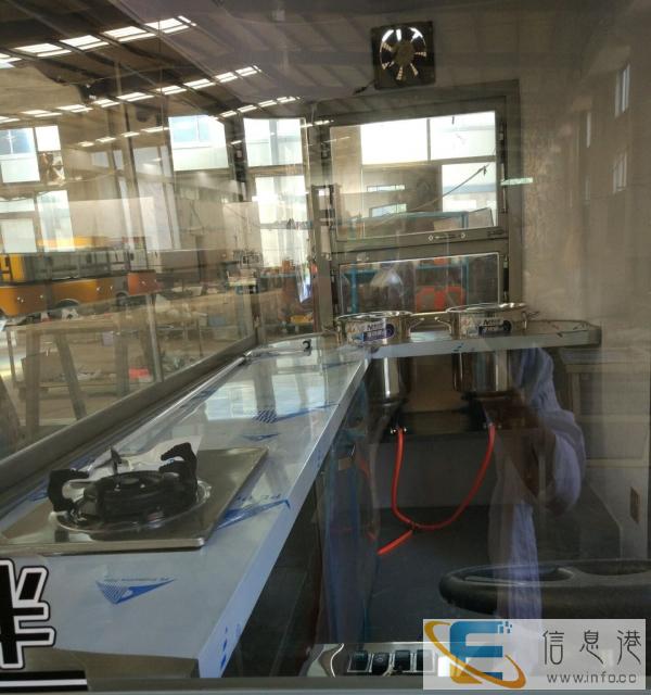 电动餐饮车美食车 可移动舞台展示车