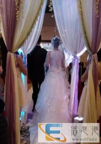 婚纱 一件齐地,一件拖尾